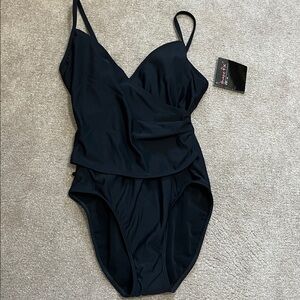Shape FX swim one piece size 6 black NWT